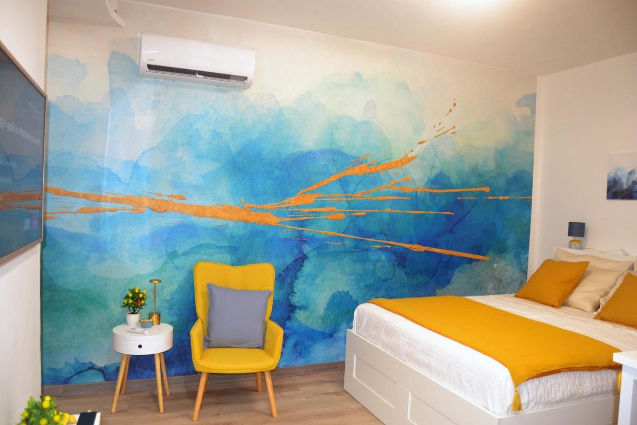 Room&Chiaia Наполи Екстериор снимка